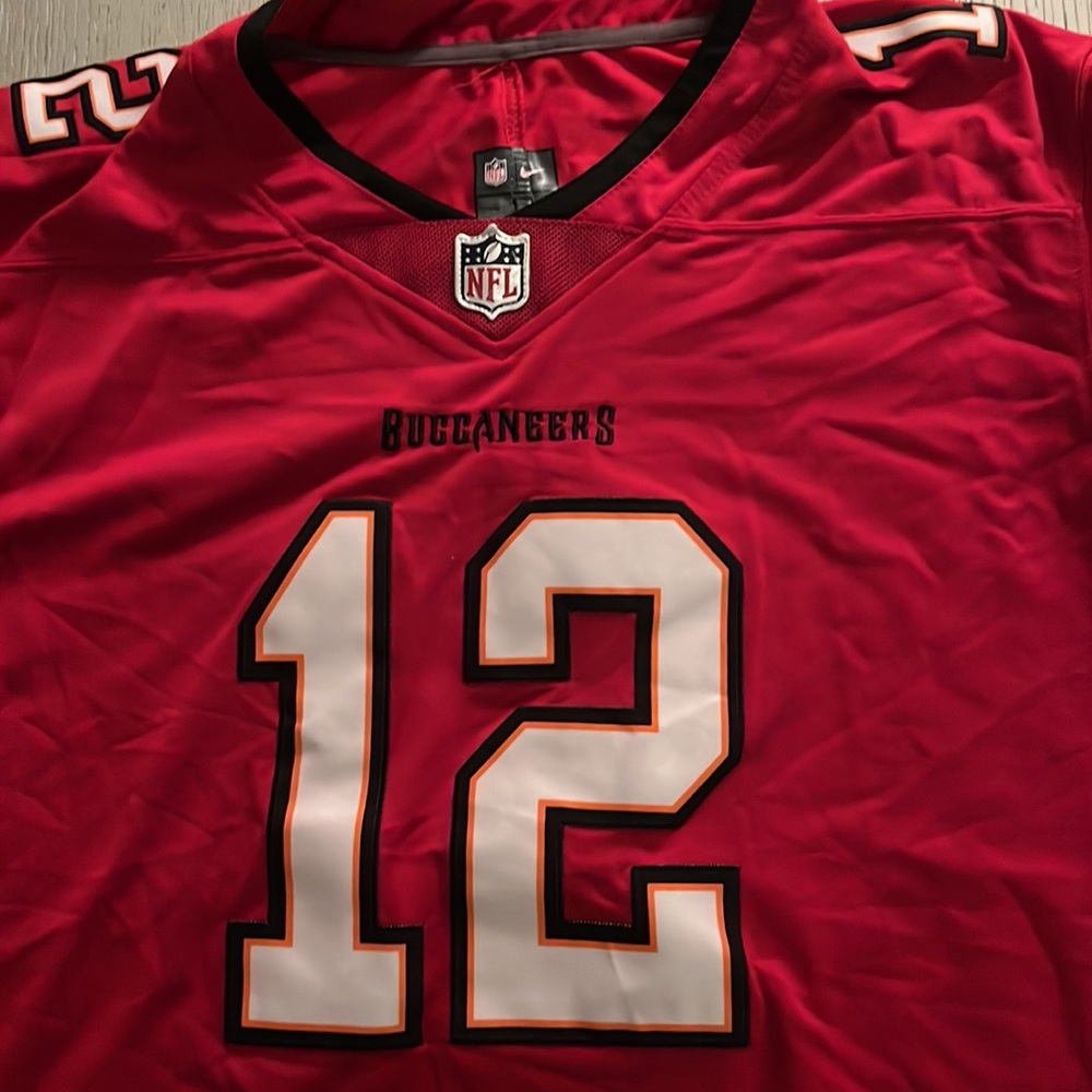 Nike Buccaneers #12 Tom Brady Red Jersey - Picture 2 of 6